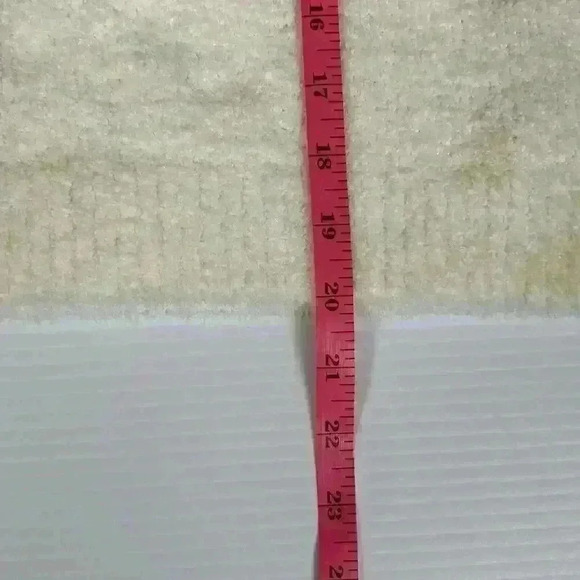 Abercrombie & Fitch Womens Med Cream Cropped Sweater Long Sleeve Crew Neck Soft - Picture 4 of 10